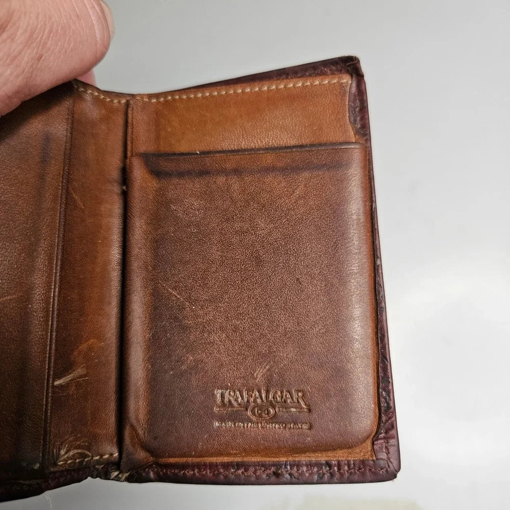Trafalgar Mens Trifold Wallet Brown Crocodile Embossed‎ Leather USA Made Vintage